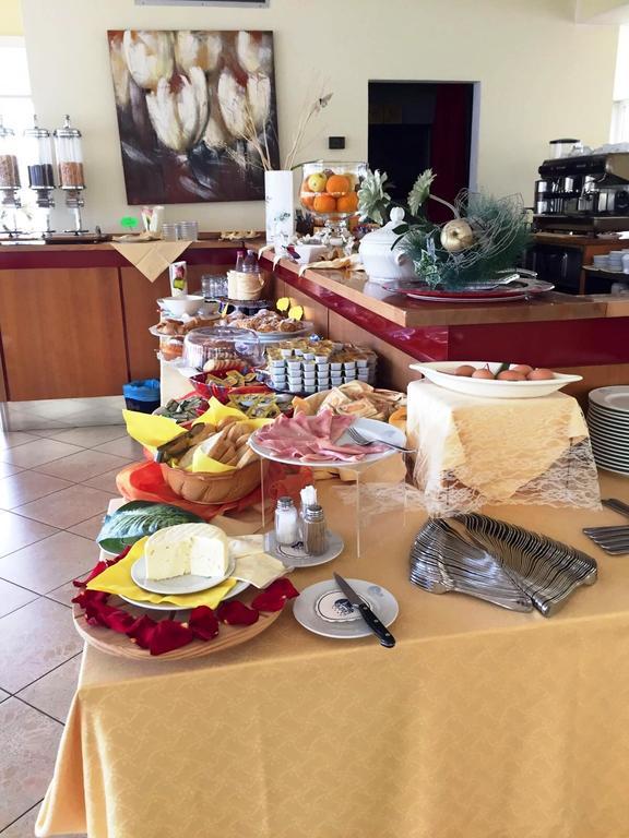 Europalace Hotel Todi Bagian luar foto
